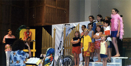 [CHILDREN'S CHOIR]
